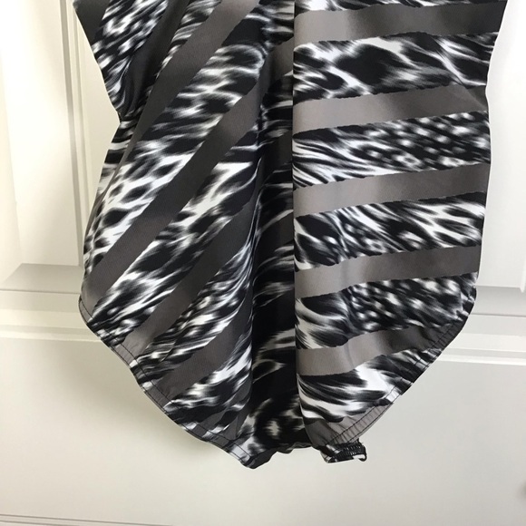 MIRACLESUIT Feline Fixation Madero Underwire One-Piece Swimsuit Size 8. - Picture 7 of 11